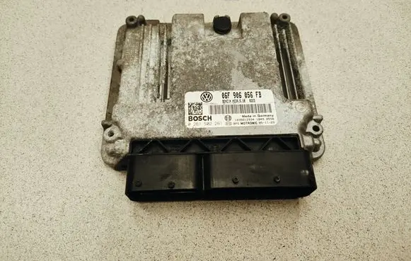 Volkswagen PASSAT B6 Engine control unit/module 06F906056FB 1039S12934 0261S02261