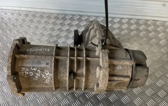 Gearbox transfer box case