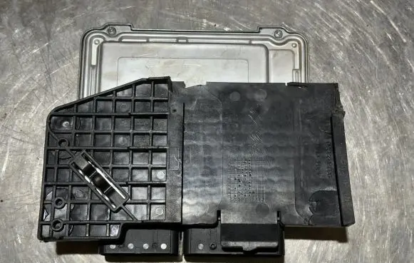 Citroen C4 III e-C4 Engine control unit/module 9851888980