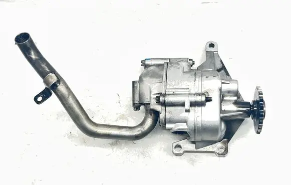 Mercedes-Benz ML W164 Oil pump R6461810101