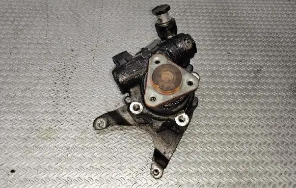 BMW 5 E60 E61 Power steering pump 7697974102