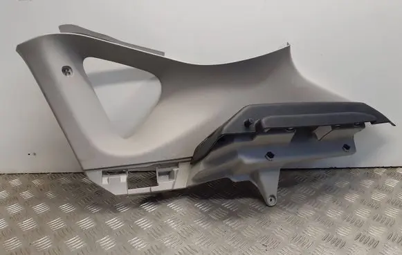 Opel Astra J (C) pillar trim 13356689 322225228 WXE11E004386