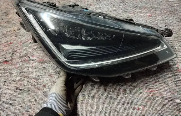 Seat Ibiza V (KJ) Headlight/headlamp 6F1941008A 90120773