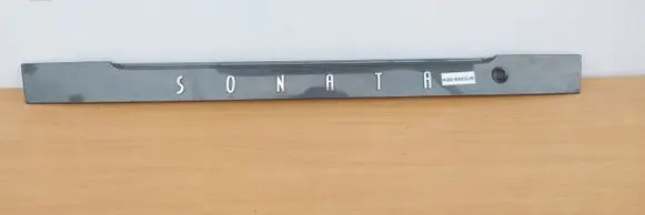 Hyundai Sonata Tailgate trim 8737138010OE