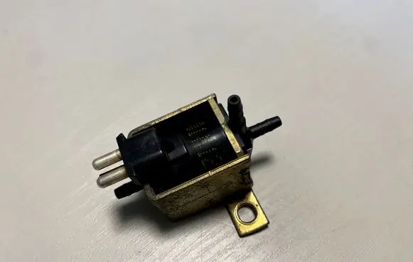Mercedes-Benz G W461 W463 1st Gen Brake central valve A0015408697