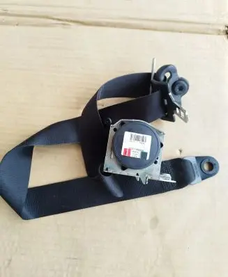 Ford Kuga I Front seatbelt 610116600A