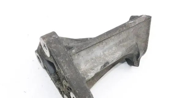 Nissan 240ZX, 280ZX, 300ZX Engine mounting bracket UZR