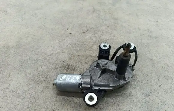 Volkswagen Golf V Rear window wiper motor 