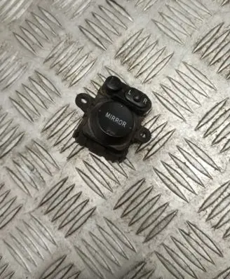 Honda FR-V Wing mirror switch