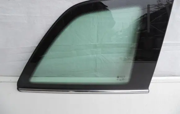 Opel Zafira B Rear side window