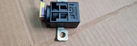 Audi A5 8T 8F Battery relay fuse 4F0915519 120286