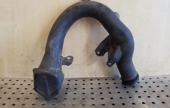 Toyota RAV 4 (XA30) Air intake duct part 1775128060