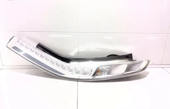 Nissan Leaf I (ZE0) Rear/tail lights 265553NL0B