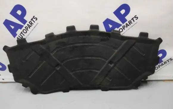 Engine bonnet/hood sound/heat insulation