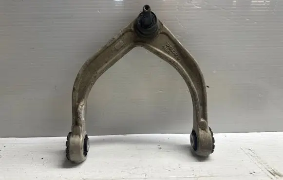 Volvo XC90 Front lower control arm/wishbone