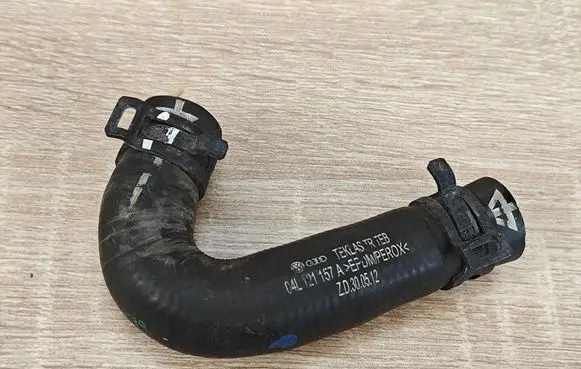 Audi A6 S6 C7 4G Engine coolant pipe/hose 04L121157A