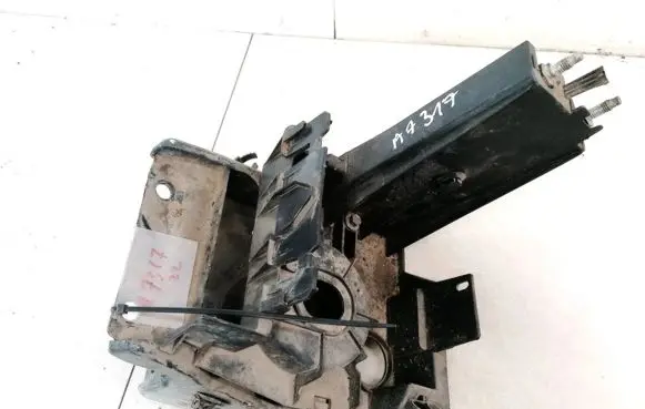 Battery box tray