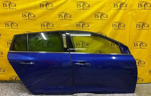 Renault Megane IV Front door