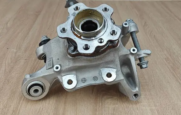 BMW 5 G30 G31 G38 Rear wheel hub 6866338