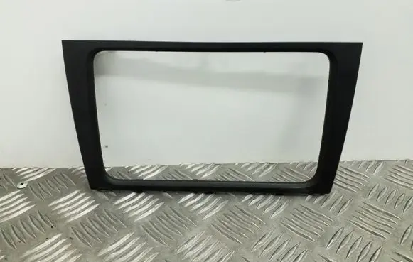 Volkswagen Golf VI Radio/GPS head unit trim 5K0858061A 5K0858063A