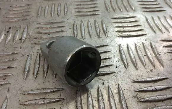 Lexus GS 300 350 430 450H Spare wheel bolt 