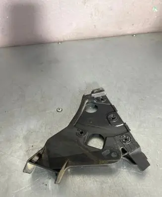 Opel Astra J Front bumper mounting bracket 13367892