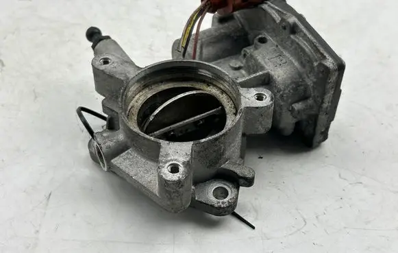 Opel Astra J Throttle valve 50569200