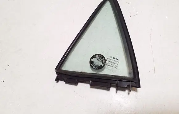 Toyota Auris 150 Rear vent window glass 