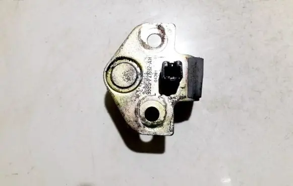 Ford Mondeo MK II Rear door lock loop/hook striker 96bgf21982ah 96bg-f21982-ah