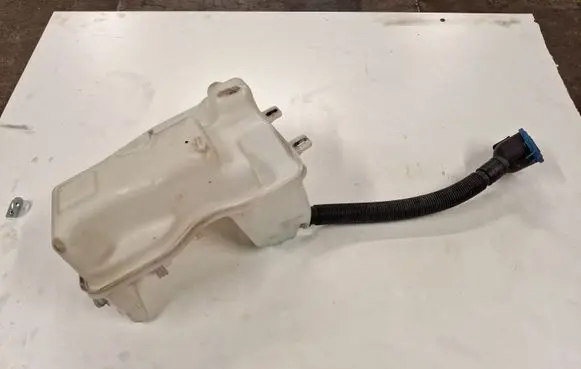 BMW X1 F48 F49 Windshield washer fluid reservoir/tank 7369649