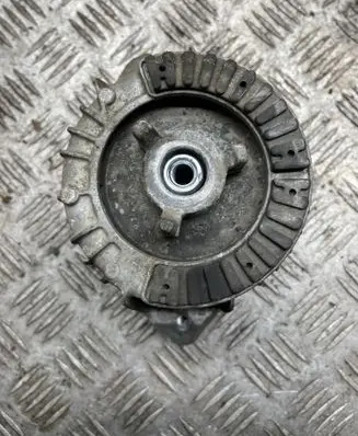 Engine mount bracket