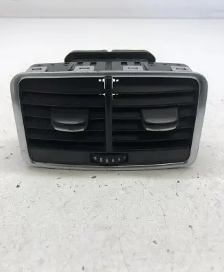 Rear air vent grill