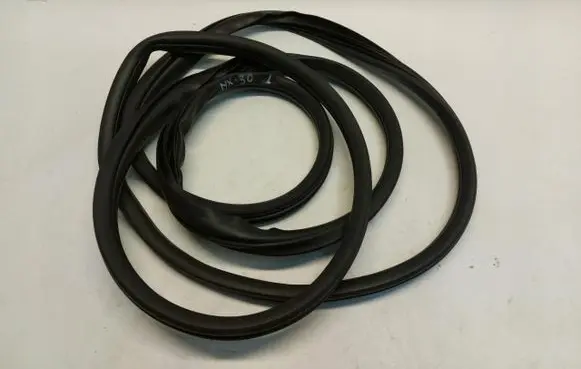 Mazda MX-30 Front door rubber seal mazmx3091356