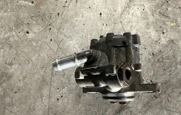 Iveco Daily 6th gen Power steering pump 504243641 7693955604