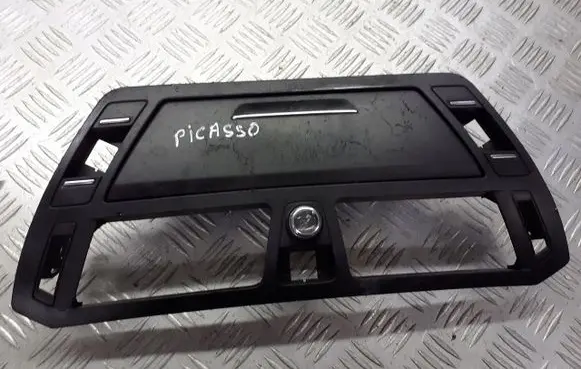 Citroen C4 I Picasso Radio/GPS head unit trim 30378238