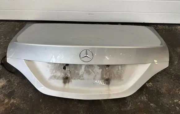 Tailgate/trunk/boot lid