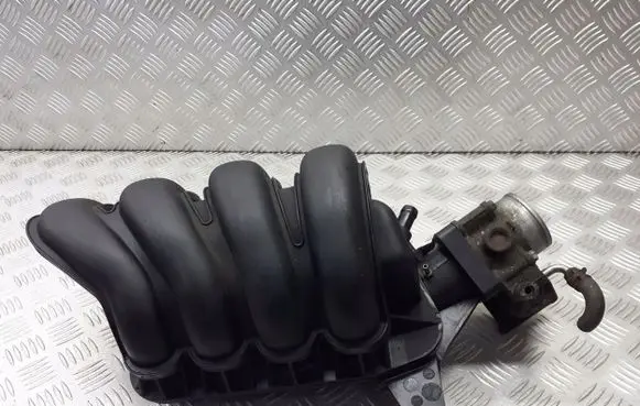 Toyota Avensis T250 Intake manifold