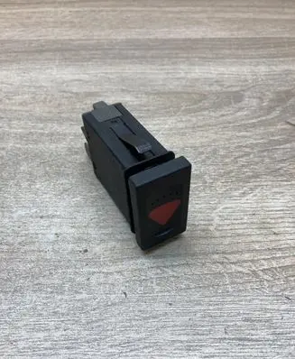 Volkswagen PASSAT B5 Hazard light switch 3B0953235B