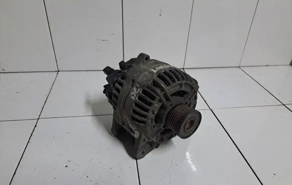 Renault Laguna II Generator/alternator 8200229907 0124525047