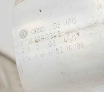 Volkswagen Tiguan Front lower control arm/wishbone 3C0199231E