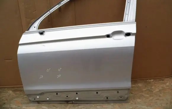 Volkswagen Tiguan Front door 5NA831055N 5NA831311C