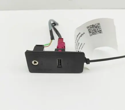 Volvo XC90 AUX in-socket connector 31389705 31285608