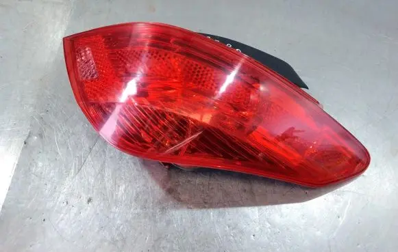 Peugeot 308 Rear/tail lights 9680425680