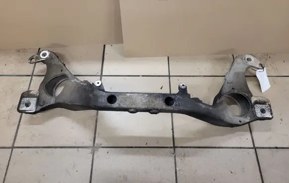 Volkswagen Touareg I Front subframe 7L6199207B
