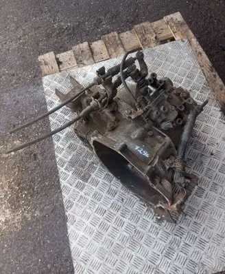 Mitsubishi Galant Manual 5 speed gearbox F5M422F8NE AP7062