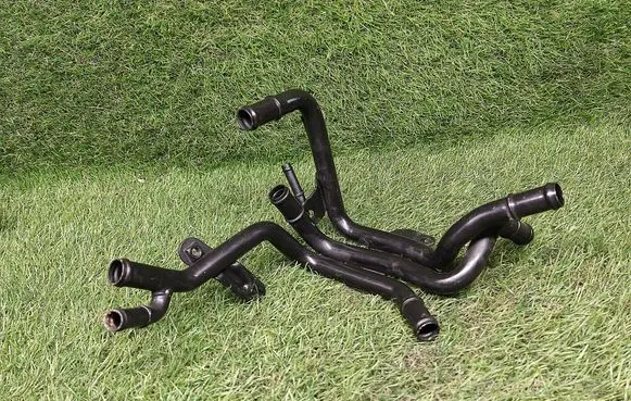 Audi A3 S3 8V Engine coolant pipe/hose 04L121064AC