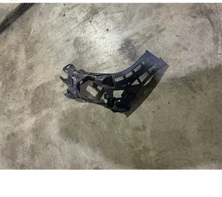 Mercedes-Benz E W212 Front bumper mounting bracket A2128853765