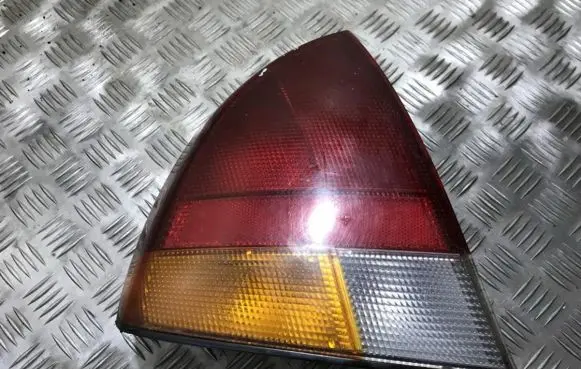 Mitsubishi Carisma Rear/tail lights mb944543 292101