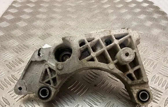 Jaguar I-Pace Engine mounting bracket J9D33D101AD