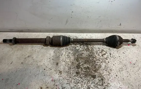 Renault Clio IV Front driveshaft